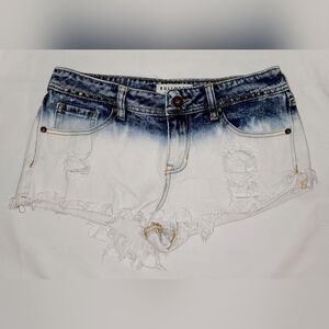 Bullhead Denim Co. Low Rise Size 7 Shorts